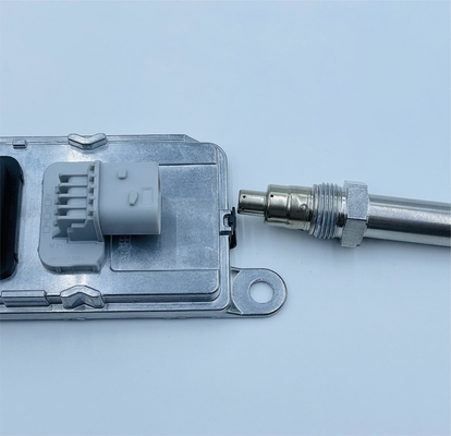 Cummins QSF OEM için 24V NOx Sensörü 4326867 5WK96754B 5WK96754C